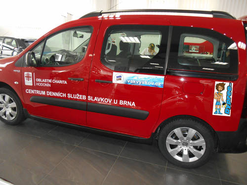 Nový automobil Centra denních služeb ve Slavkově u Brna.